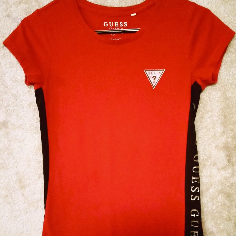 Guess T-Shirt Size Small